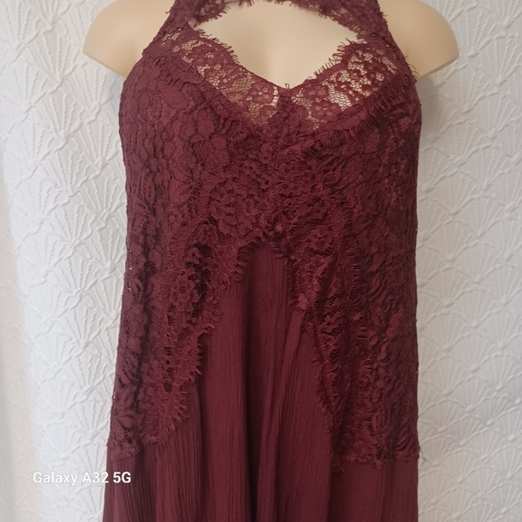 Onetheland Women Size L DRESS Burgundy Lace Halter Dress - Picture 4 of 16